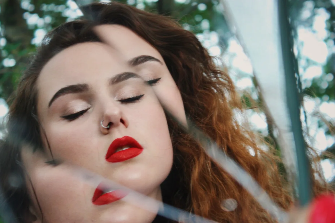 Salicylic acid and hyaluronic acid