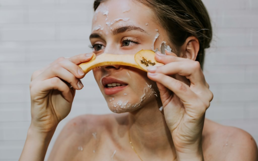 banana peel beauty hacks